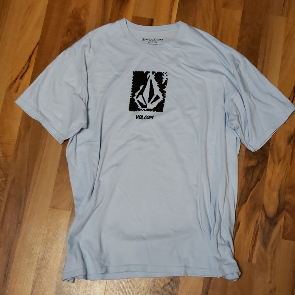 NWOT! mens volcom tshirt! Size XL